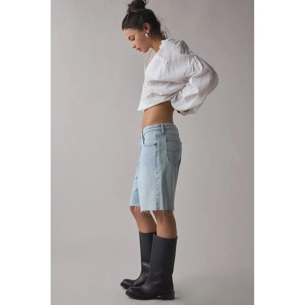 Lee Mid-Rise Slouch Bermuda Denim Shorts Light Wash Raw Hem Button Fly 24